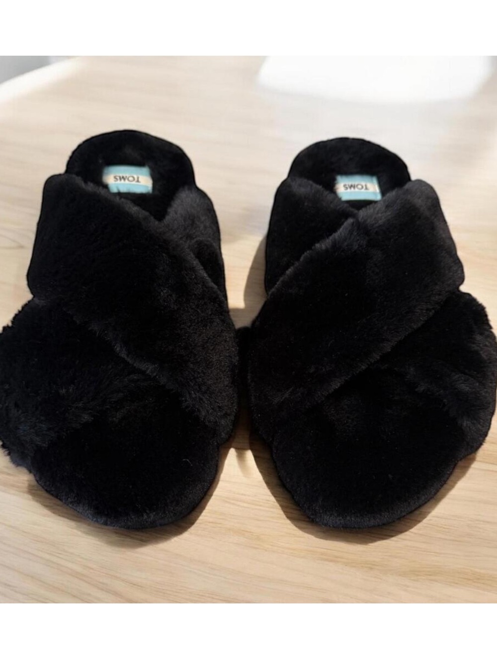 OFFERS OPEN! Fuzzy slippers 8 TOMS Cozy Black Faux Fur Slippers US Size 8 Plush
